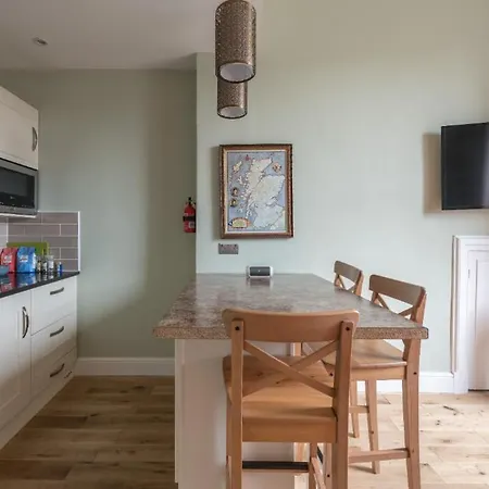 Murrayfield Spacious 2-bedroom * Edinburgh