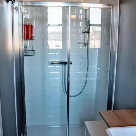 Apartament 3 Bedroom Flat Overlooking The Meadows Sleeps 5 Edynburg