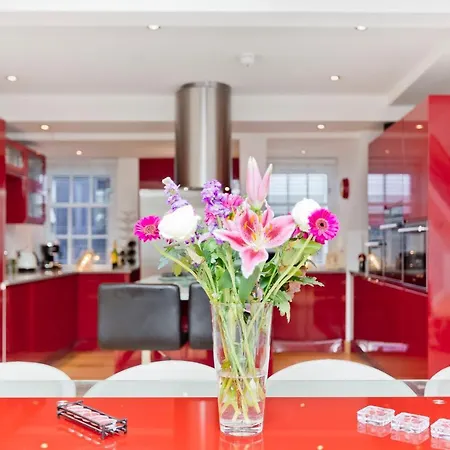 The Penthouse, 6th Floor Apartament *