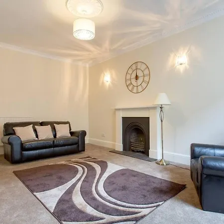Apartment Bright And Spacious 3br In Affluent West End *