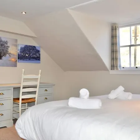 Stunning New Town Close To City Centre