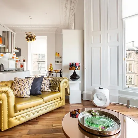 Apartment Beautifully Curated In Edinburgh's West End