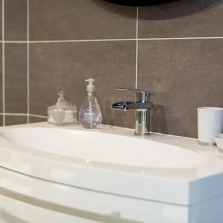 Beautifully Curated In Edinburgh's West End Appartement Édimbourg