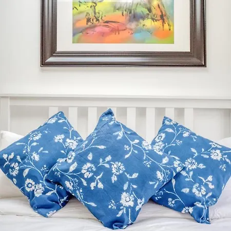 Bright 3 Bed Flat With Pool & Parking Edimburgo