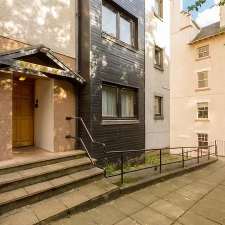 Historic Royal Mile Apartment With Private Entrance Edinburgh
