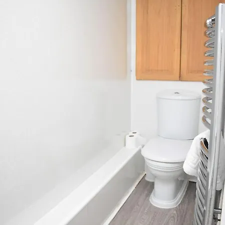 Convenient 3br On Leith Walk, 10 Mins To Centre * Edinburgh