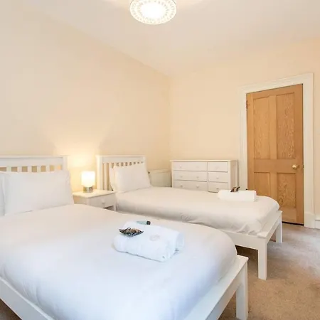 Apartment Bright And Spacious 3br In Affluent West End Edinburgh
