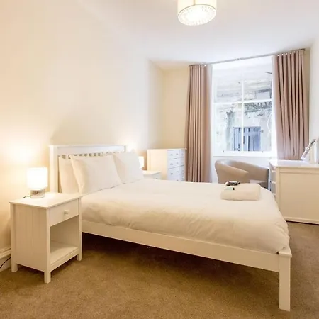 Bright And Spacious 3br In Affluent West End Διαμέρισμα Εδιμβούργο