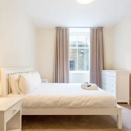 Bright And Spacious 3br In Affluent West End Εδιμβούργο