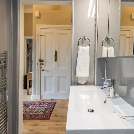Murrayfield Spacious 2-bedroom Appartement *