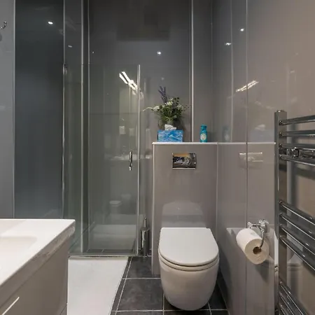 Murrayfield Spacious 2-bedroom *