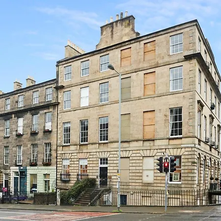 Apartment Altido Stunning 2br Apt With Private Entrance In New Town Edinburgh