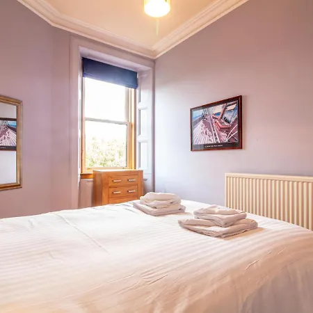 Beautiful And Bright Georgian Style Morningside - Pass The Keys Lejlighed