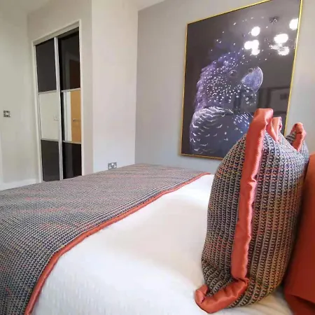 Feng's Hut Apartment Edinburgh