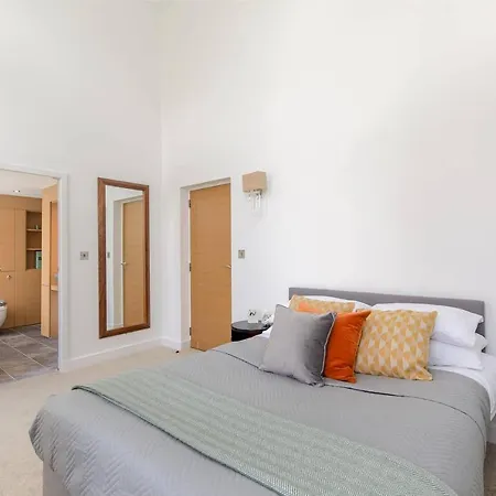 Luxury 3 Bedroom Duplex In The Iconic Quartermile With Stunning Balcony Views شقة إدنبرة