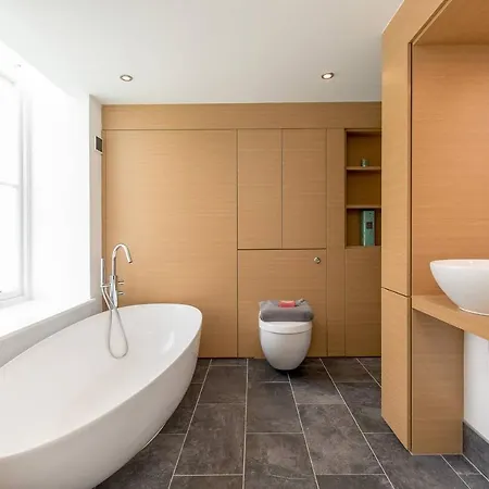 شقة Luxury 3 Bedroom Duplex In The Iconic Quartermile With Stunning Balcony Views *