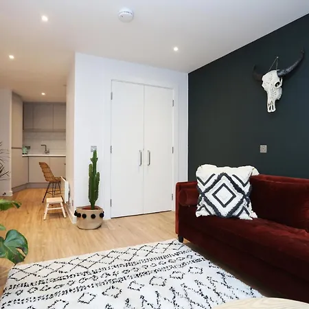 Altido Brand New Studio Near Castle *