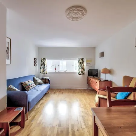 شقة Charming 2 Bedroom Flat In Leith, By Guestready