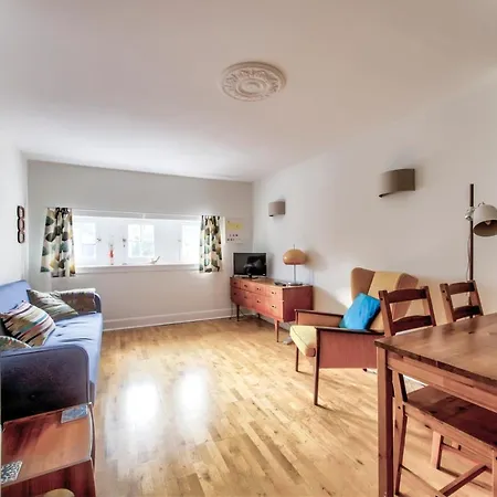 شقة Charming 2 Bedroom Flat In Leith, By Guestready