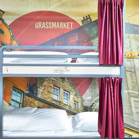 St Christopher's Old Town Hostal *