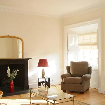 Central Georgian Apartamento *
