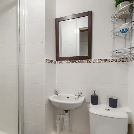 Lovely 1 Bed Flat In The Heart Of Apartment *