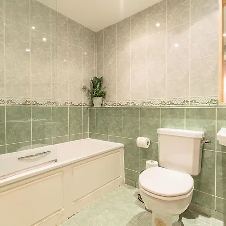 Excellent City Centre Location Sleeps 8 Διαμέρισμα Εδιμβούργο