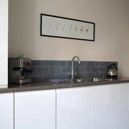 Stockbridge Apartment
