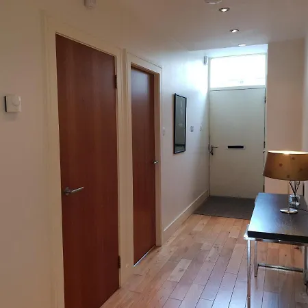 Appartement Prime Location - City Centre Flat With Private Parking