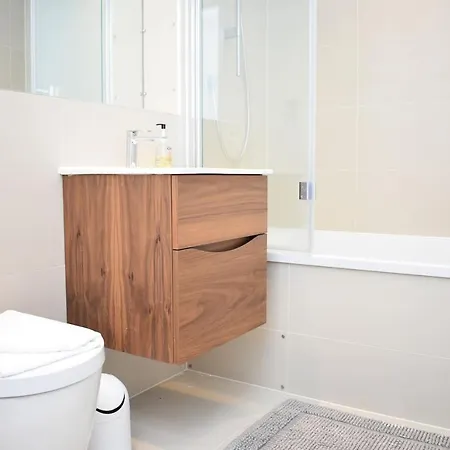 Modern 2br Close To Murrayfield Stadium W Parking