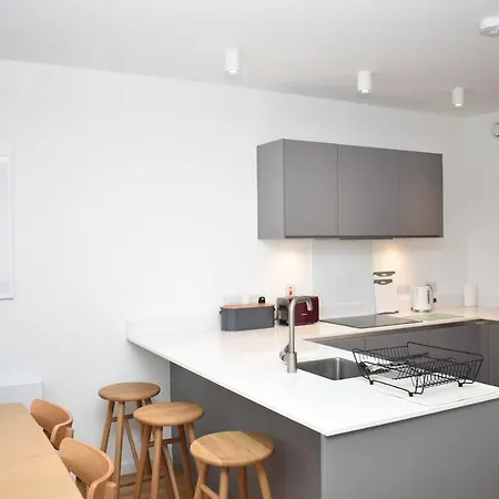 Modern 2br Close To Murrayfield Stadium W Parking