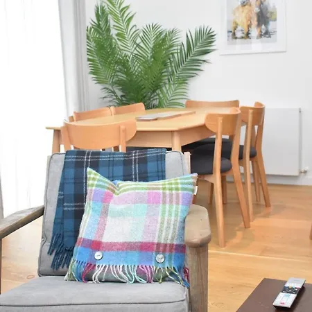 Modern 2br Close To Murrayfield Stadium W Parking