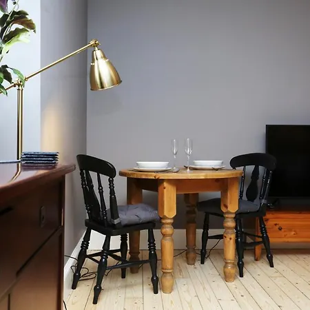 Private Entrance By The Water Of Leith Apartment
