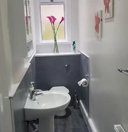 Dalgety Apartment *