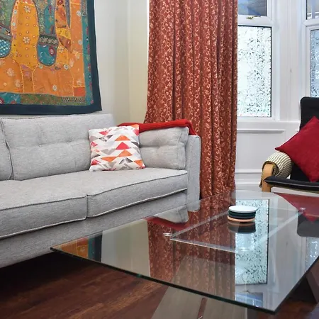 Dalkeith Road - Cosy 2br Close To Trendy Newington & Old Town Apartamento *