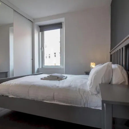 Duplex, 1br Apartment, Sleeps 4, Newhaven Harbour * Edinburgh