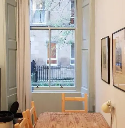 Lägenhet 3 Bedroom Next To Leafy Meadows Edinburg