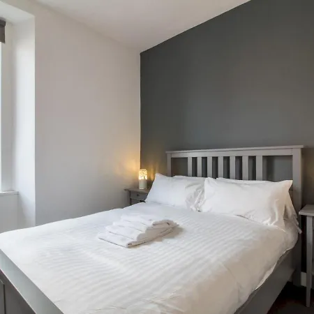 Duplex, 1br Apartment, Sleeps 4, Newhaven Harbour