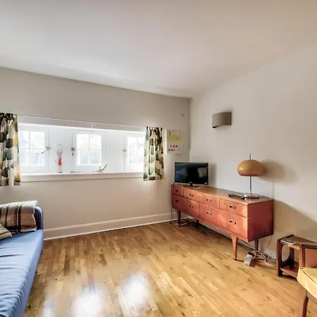 Charming 2 Bedroom Flat In Leith, By Guestready Edinburgh