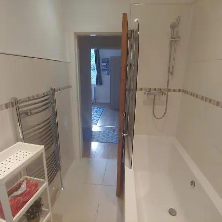 Single-double Bedroom Close To City Center Guest house