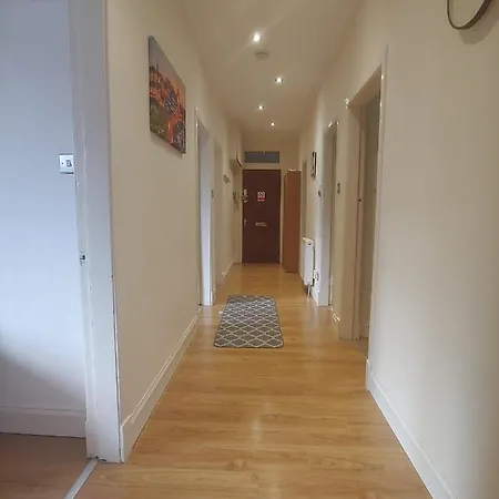 Single-double Bedroom Close To City Center * Edinburgh