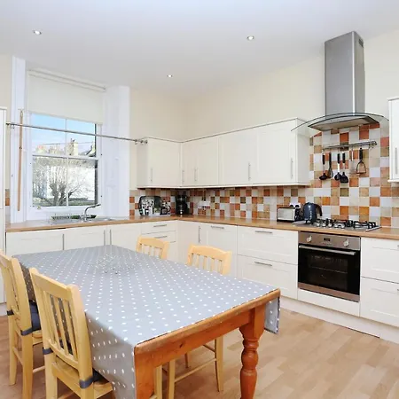 Corstorphine Road - Murrayfield View Apartment *