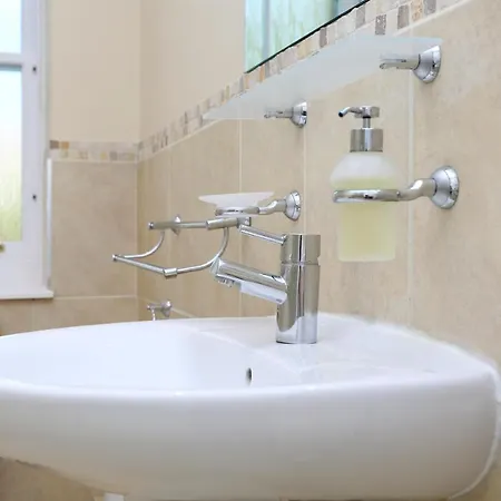 Corstorphine Road - Murrayfield View Apartment Edinburgh