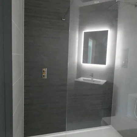 شقة Silver Lining - Modern & Stylish 3 Bed With Parking