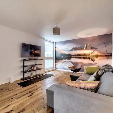 Stylish 2br Apt In By Guestready