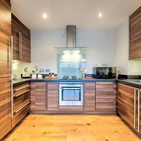Stylish 2br Apt In By Guestready Edimburgo