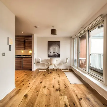 Διαμέρισμα Stylish 2br Apt In By Guestready