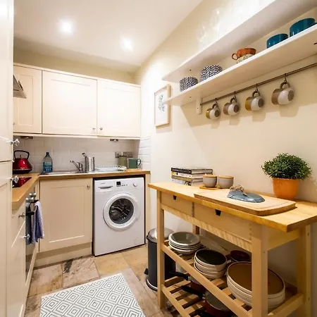 Modern Homely For 2 In By Guest Ready Appartement Édimbourg