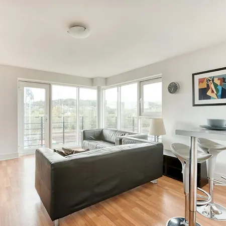 Apartament Modern, Bright In Appin Place
