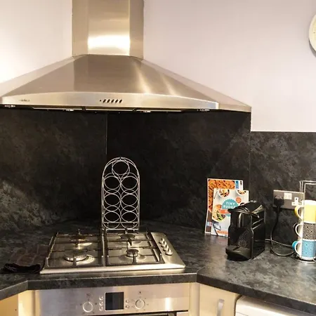 Cosy One Bed West End Flat Ideal For Tourists Edinburgh